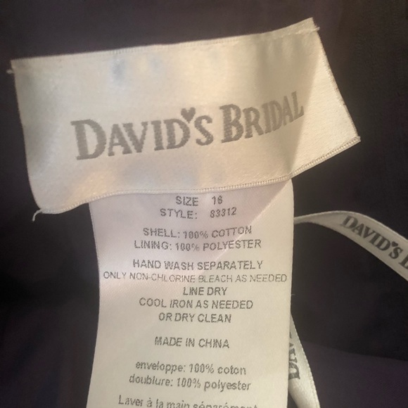 || David’s Bridals || Dress - Picture 2 of 5